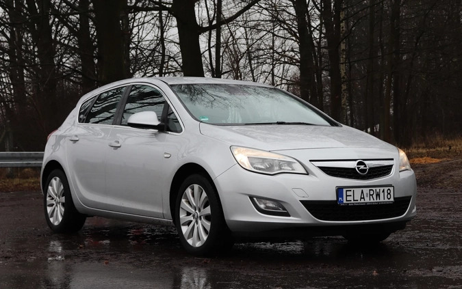 Opel Astra cena 24999 przebieg: 179000, rok produkcji 2010 z Tarnogród małe 436